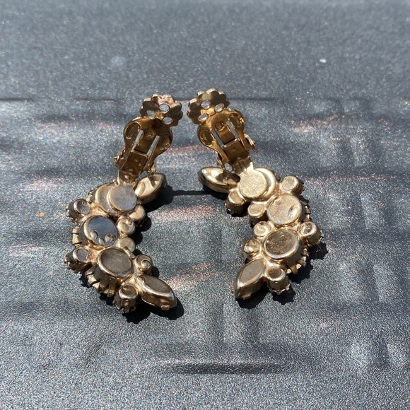 Elegant Red and Pink Crystal - Rhinestone Earrings - Vintage - clip on - Picture 6 of 6